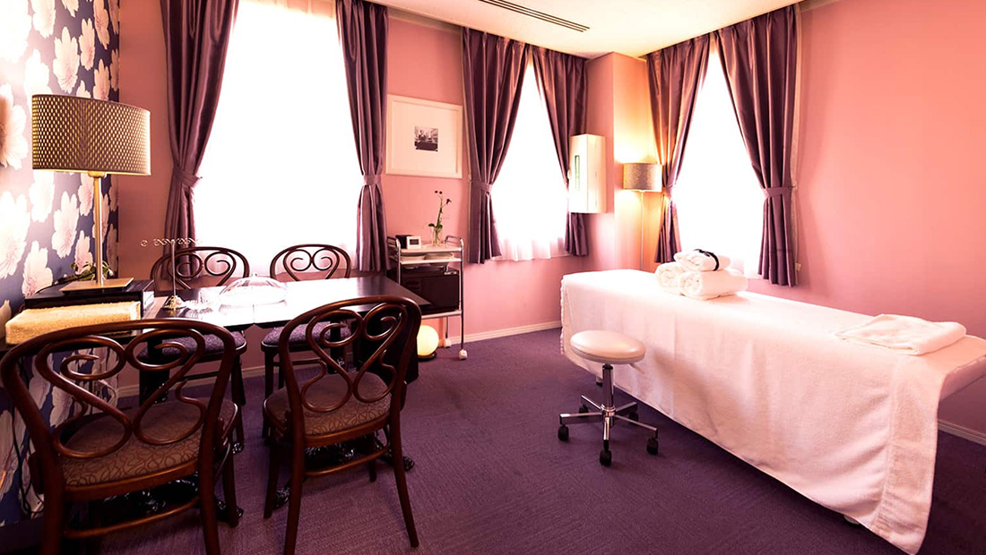 海外から直輸入したソファ