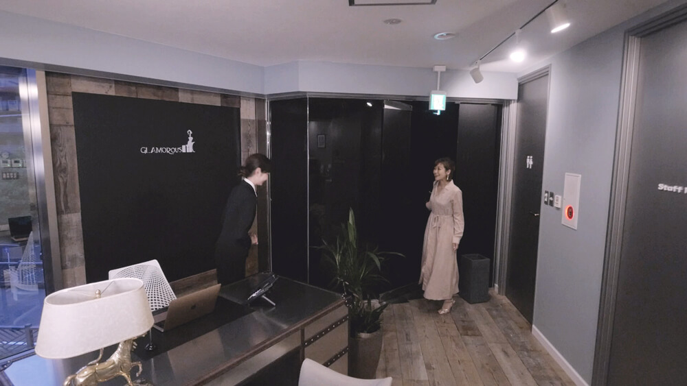 レセプショニストがお出迎え