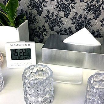 時計・ティッシュ