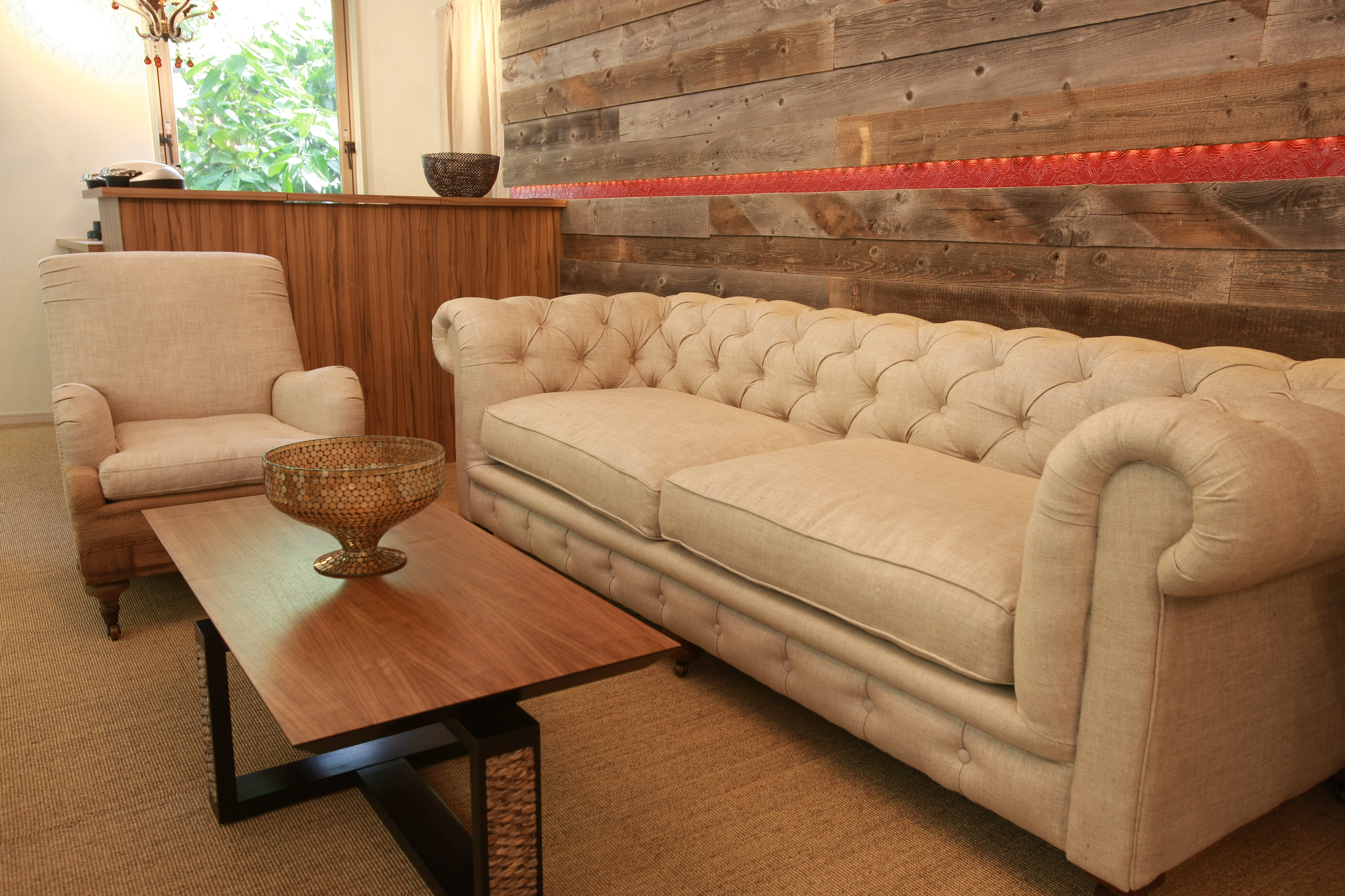 レンタルサロンなのに時間の心配不要！！しっかりお客様のカウンセリングに時間をかけられるグラマラスのラウンジとは？