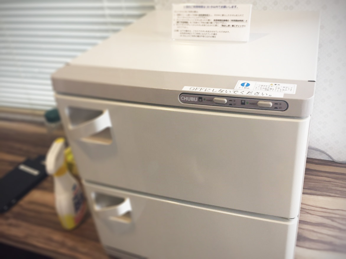 なぜ、開始0秒でホットタオルをお渡しできるのか！？時間貸しのレンタルサロンでは不可能な、「予約時間前のホットタオルのあたため」をご利用いただけます。