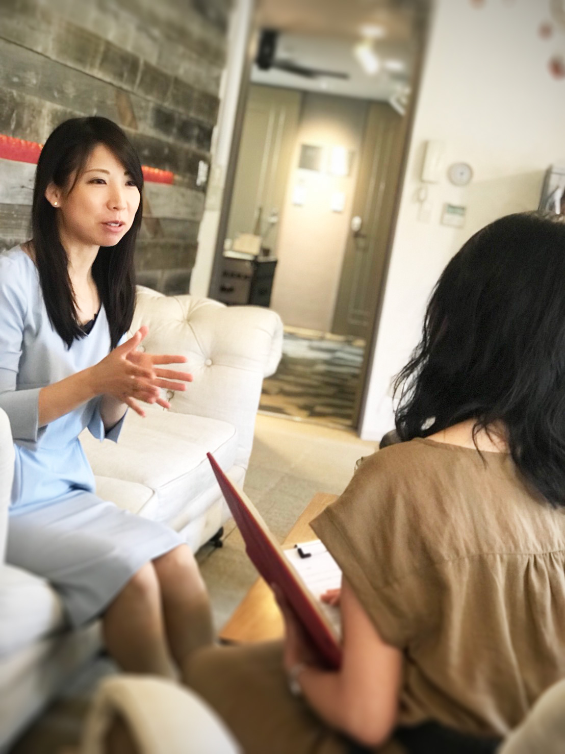 完全無添加の美と健康に特化したお茶、ティーブランド「ROYAL LEAF TEA」の森田様。訪問いただいたお客さまやお取引さまから必ず「素敵なところですね。」と言っていただけるとのこと。