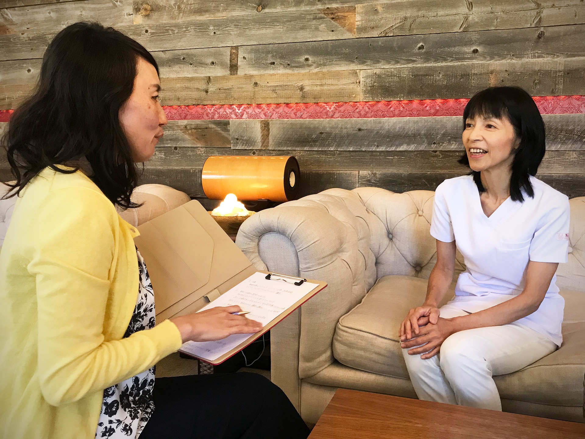 女性と子供のためのトータルウエルネスを目指されている鍼灸師の水谷様。施術にはとても重要な気（エネルギー）の流れ。グラマラスエイチ麻布広尾はそれがとても良い空間とのこと。