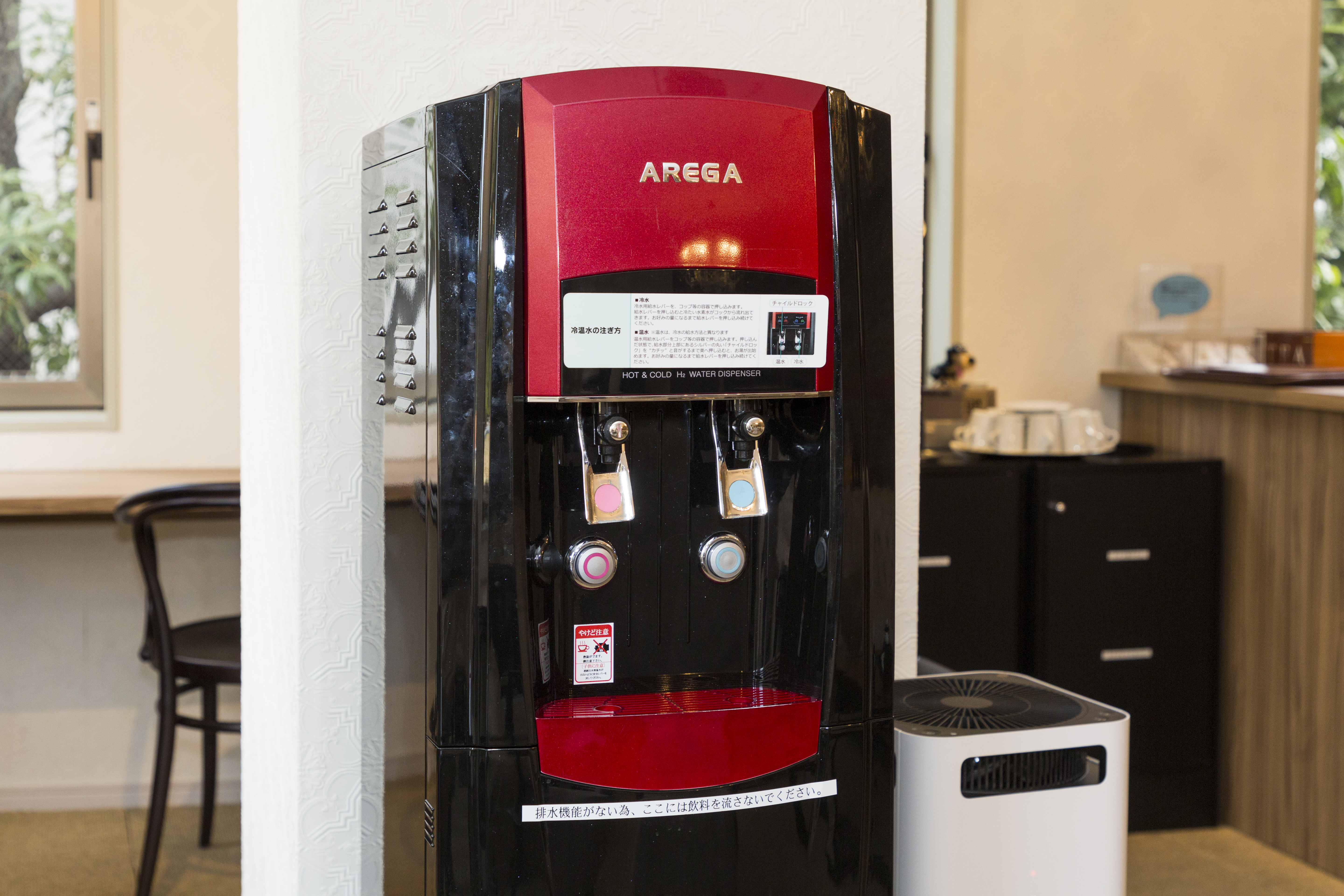 電動ベッド、ホットキャビネット、ドリンク、文房具、etc。これ全部、会費に含まれています。会員制レンタルサロン　グラマラスエイチだからこそご提供可能な充実のサービスです。