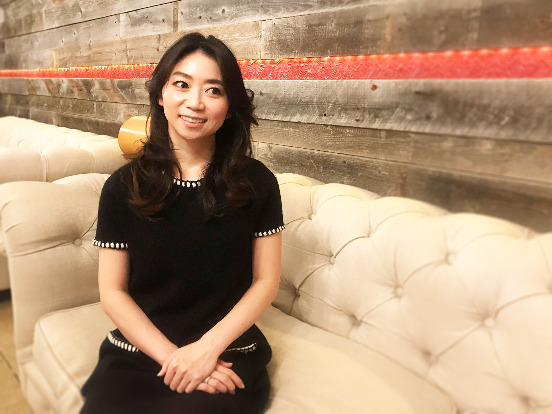 化粧品販売をメインにさまざまなトリートメントもされている佐藤様。契約した後もいつも気にかけてくださっている「温かみ」が感じ取れて嬉しいとのこと。