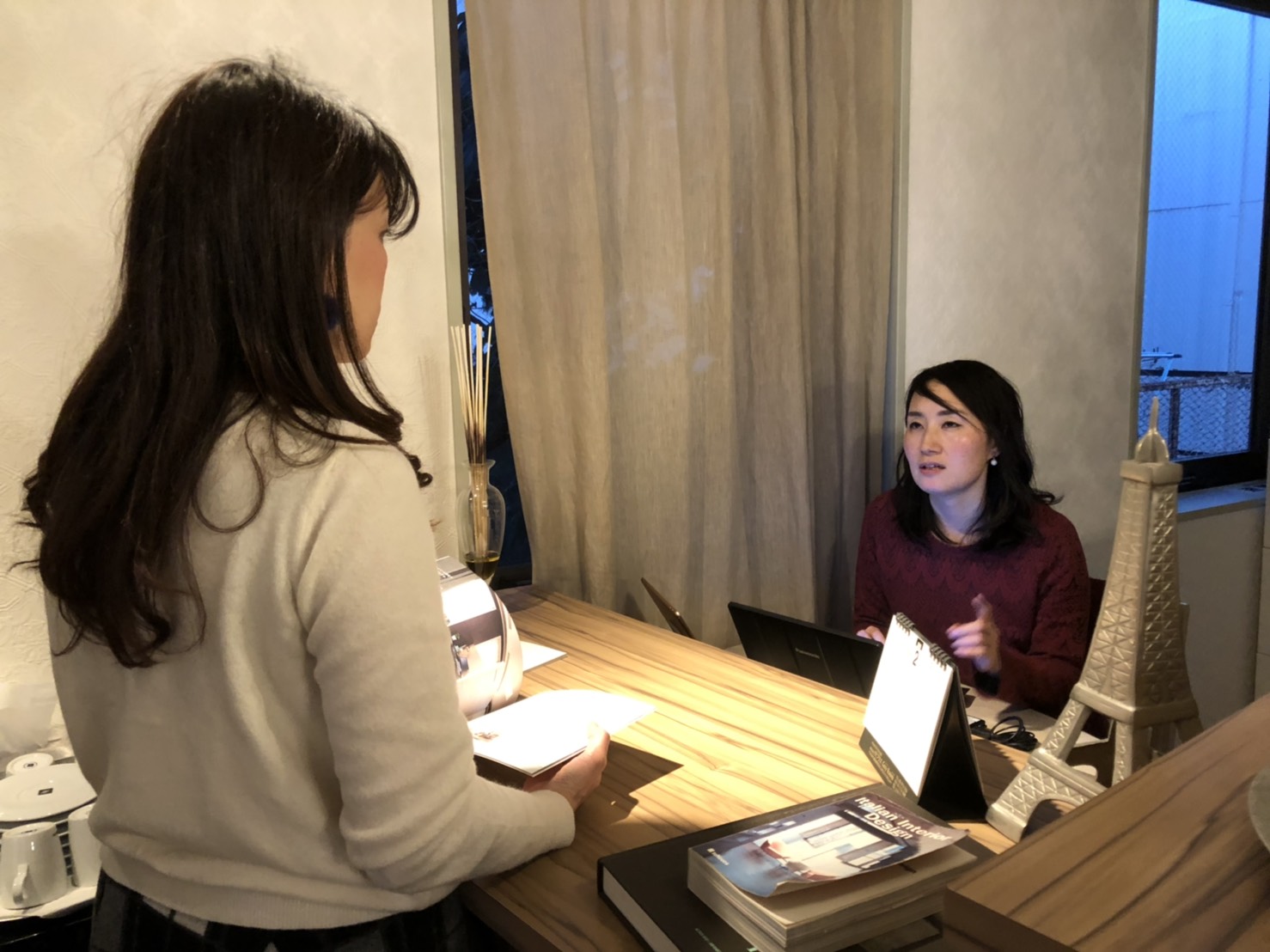 レンタルサロン　グラマラスエイチ麻布広尾は新しくコンシェルジュデスクを設置いたしました。