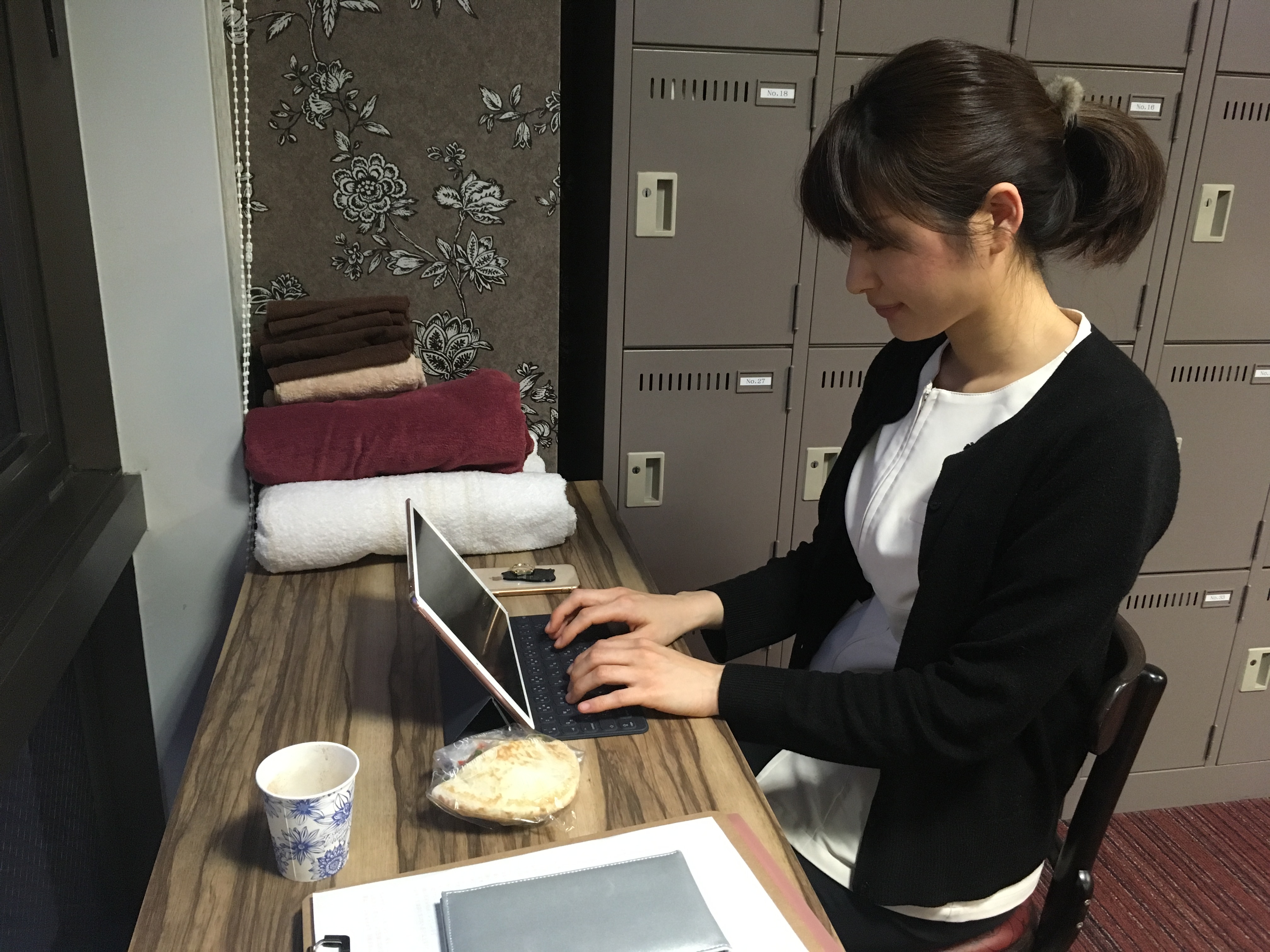 空き時間を有効活用！！レンタルサロン　グラマラスエイチ麻布広尾には会員様専用のバックオフィスがあります。