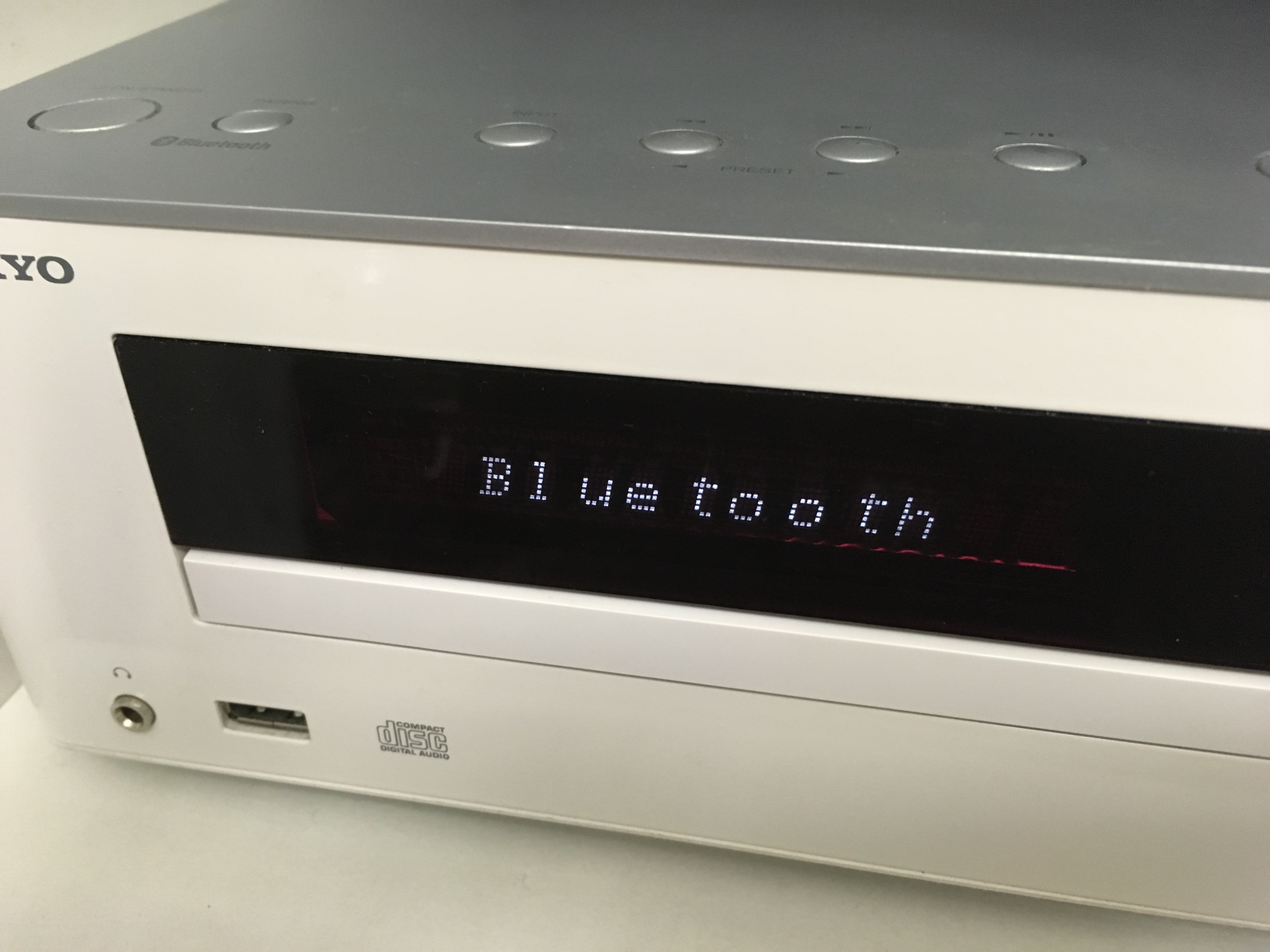 BGMの心配不要！各レンタルサロンルームに音響機器＆CD完備。もちろんスマホの音楽も流せます。