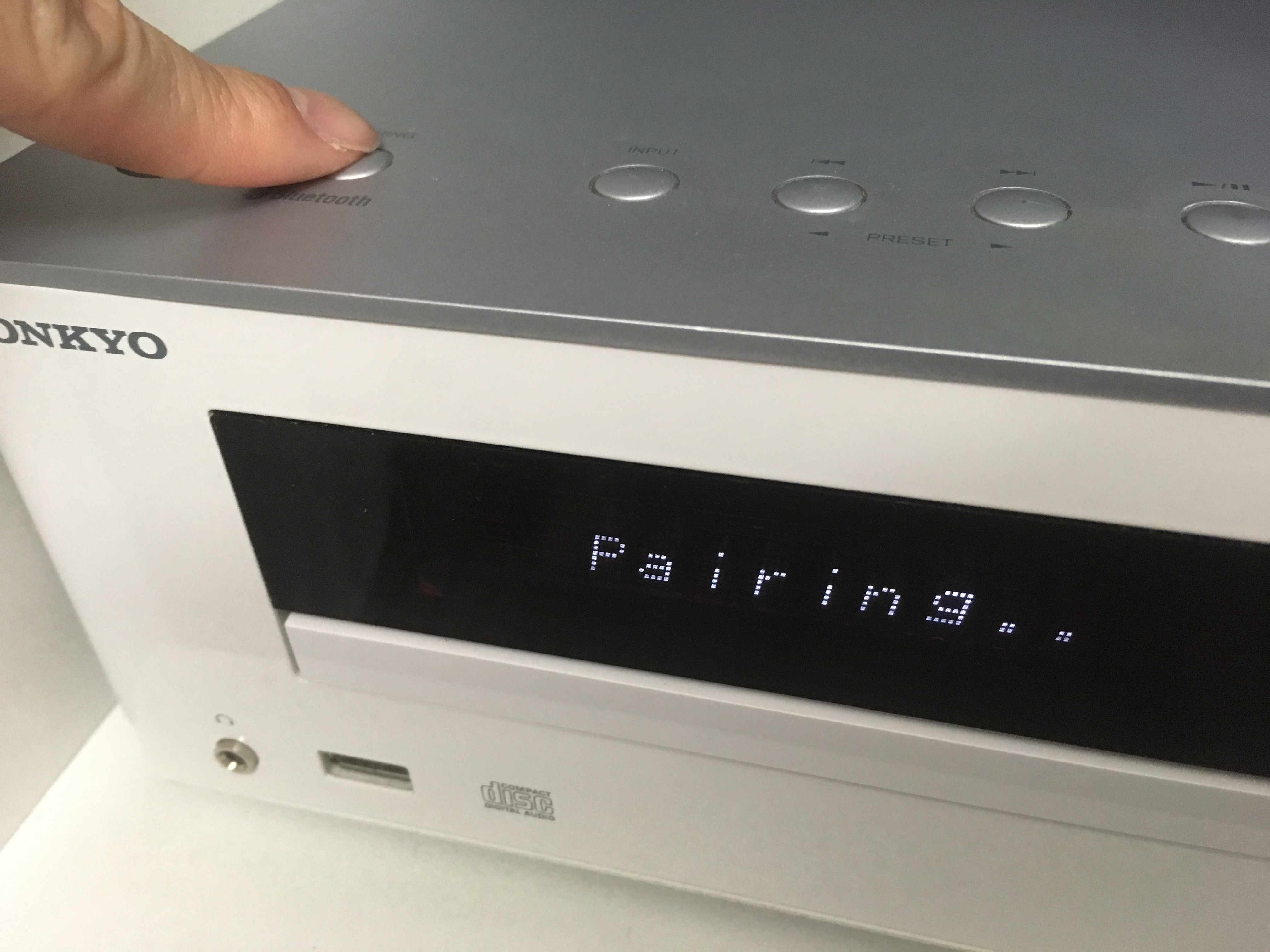 BGMの心配不要！各レンタルサロンルームに音響機器＆CD完備。もちろんスマホの音楽も流せます。