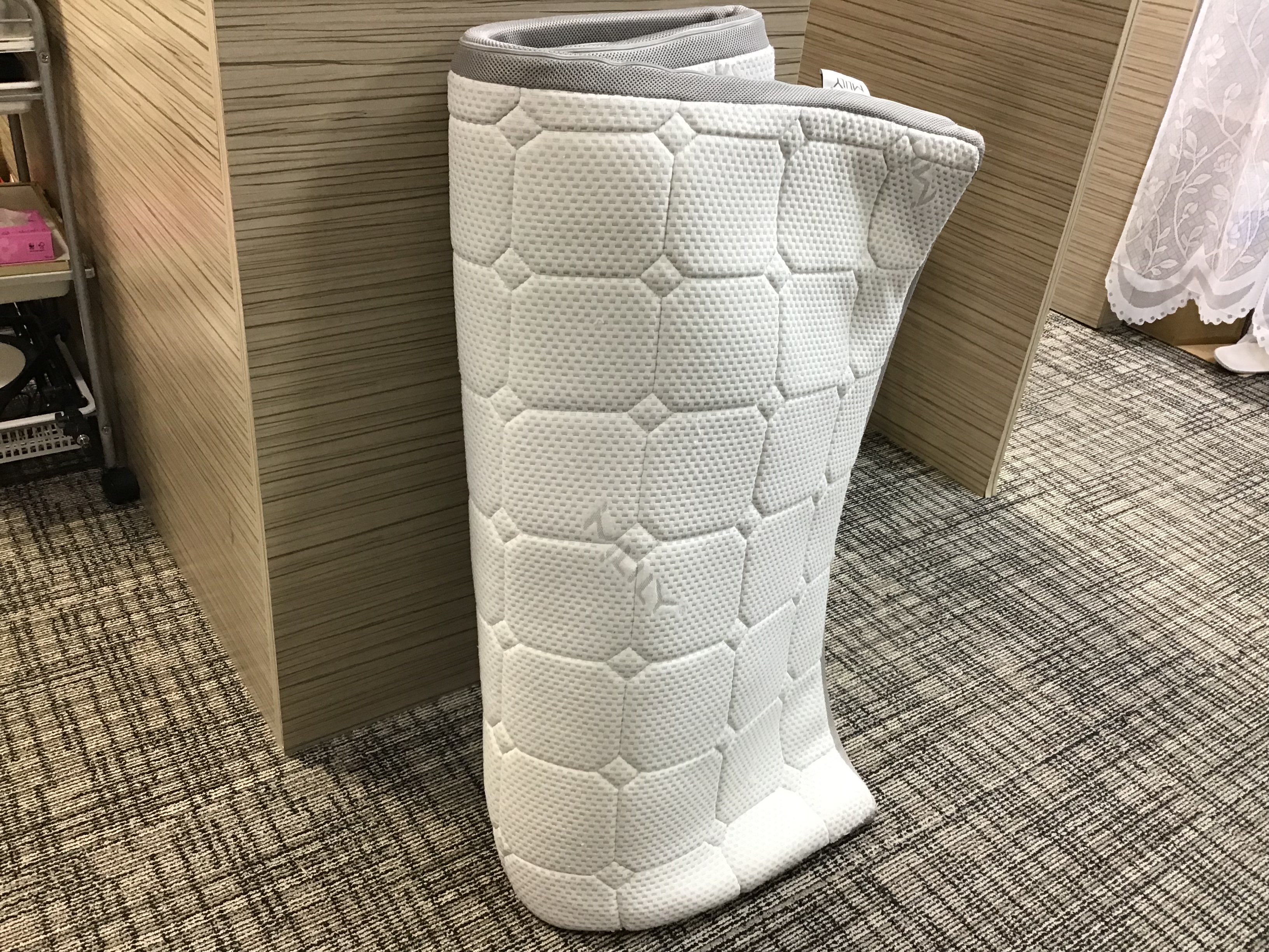 ロッカーには入らない大きな美容機器を保管できるグラマラスエイチ麻布広尾のブース席とは？