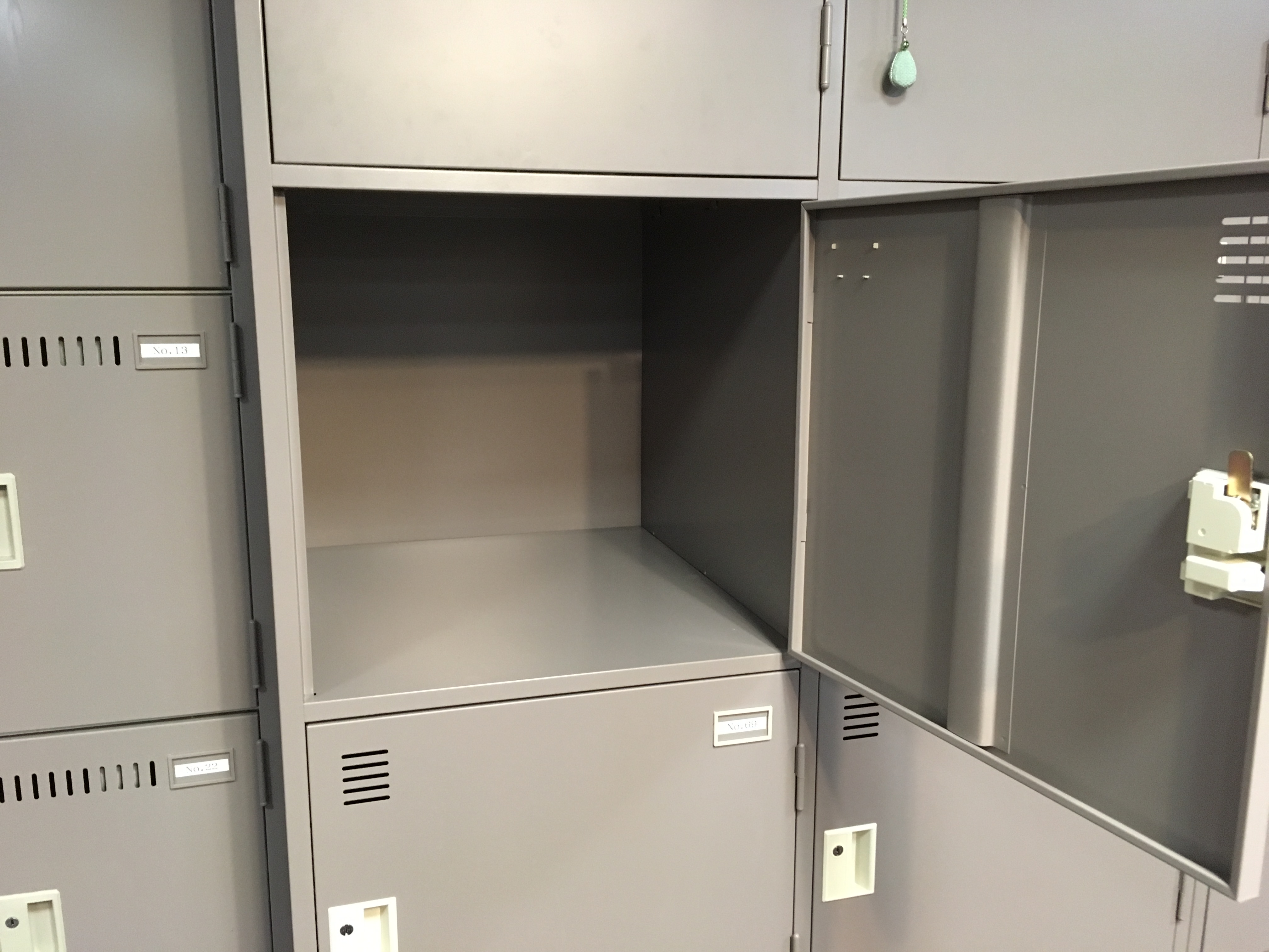 施術道具や卓上スチーマーも保管可能！自分専用ロッカーで身軽なレンタルサロンライフはいかがですか？