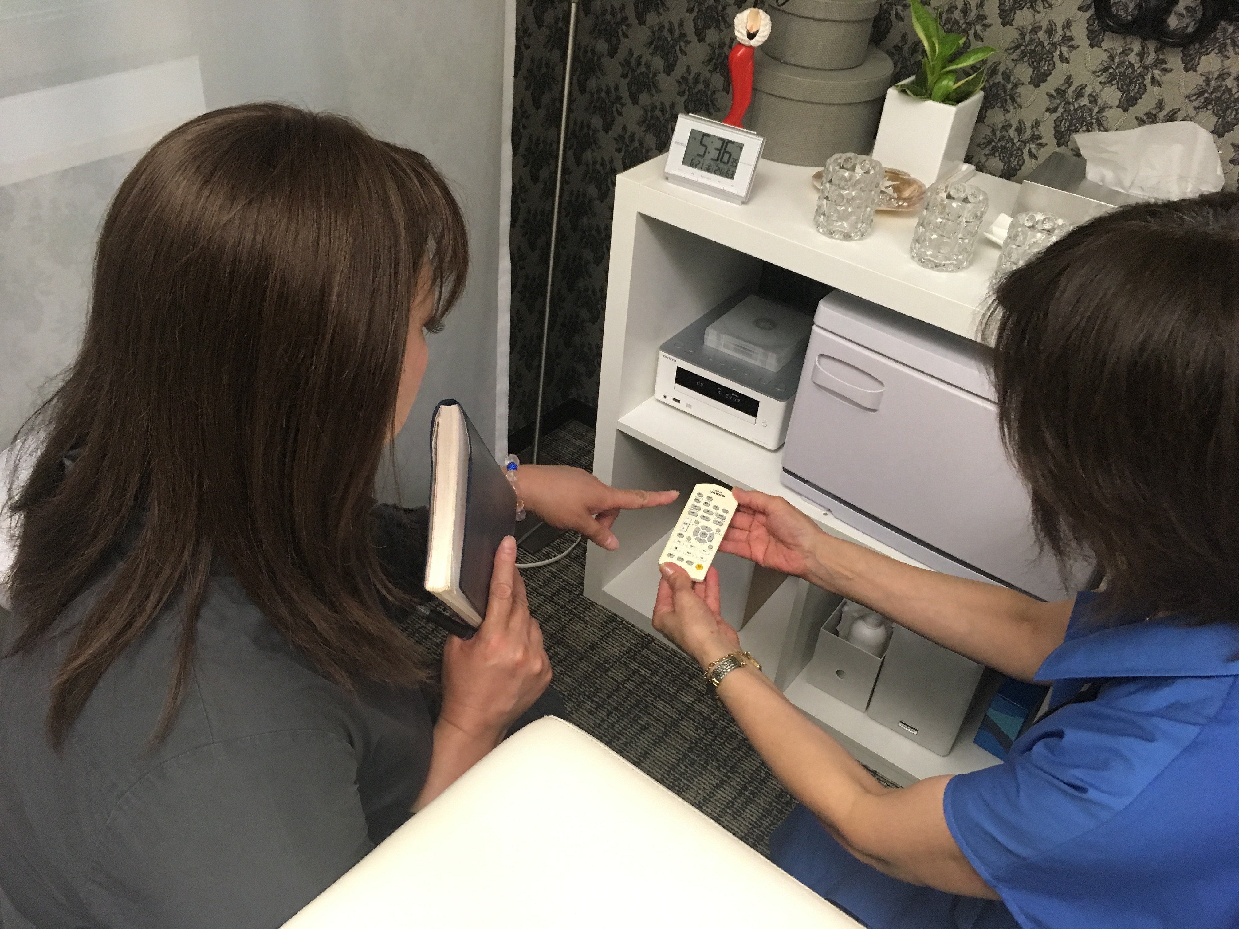 レンタルサロン　グラマラスエイチのレセプショニストは会員様のお問い合わせ窓口としても活躍しております。