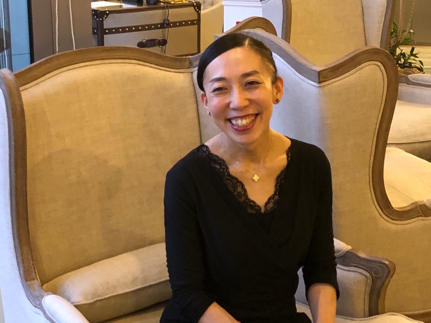 アロマ整体をされている速見様。 ゲストの満足度があがった、お客様の幅を広げることができます。