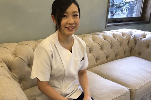 お昼はOL、夜は整体師。老若男女から支持を受けているE.T様